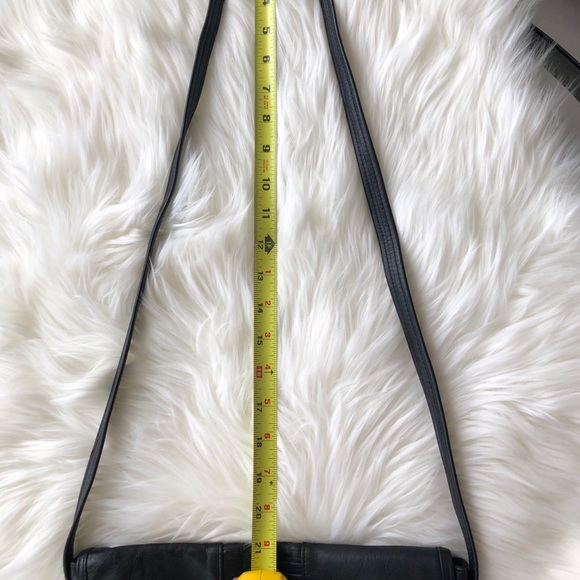 TANO VINTAGE LEATHER SHOULDER BAG IN BLACK - Picture 7 of 8